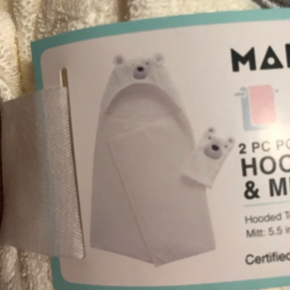 Kids hooded towel and mitt (no offer unless you bundle) please - Picture 5 of 7